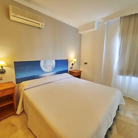 Bajamar Centro Szálloda 2*