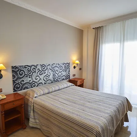 Szálloda Bajamar Centro Nerja