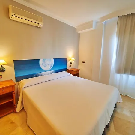Bajamar Centro نيرخا